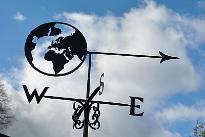 Globe weathervane